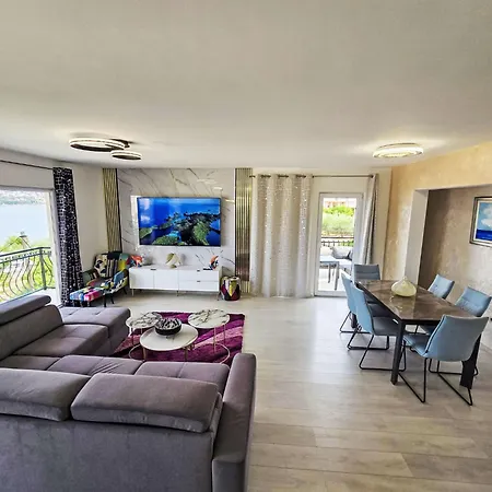 Apartment Lux Adriatica 3 By Interhome