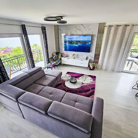 Apartment Lux Adriatica 3 By Interhome