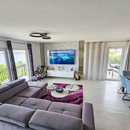 Apartment Lux Adriatica 3 By Interhome